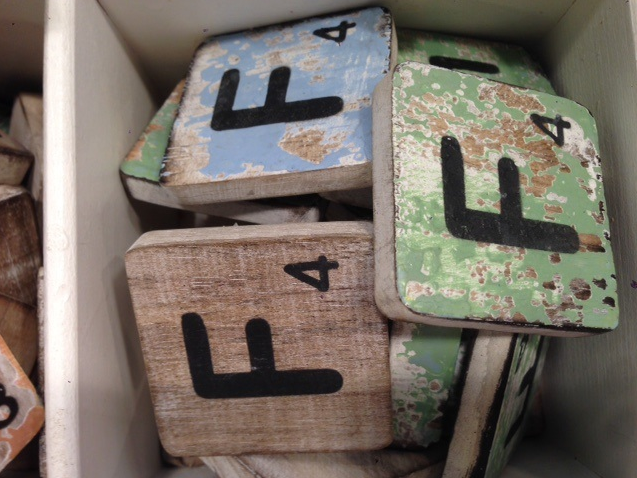 Lettres en bois 10x10cm