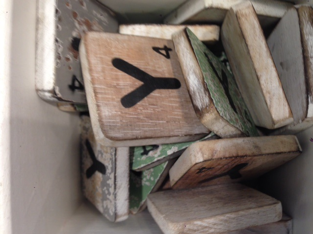 Lettres en bois 10x10cm