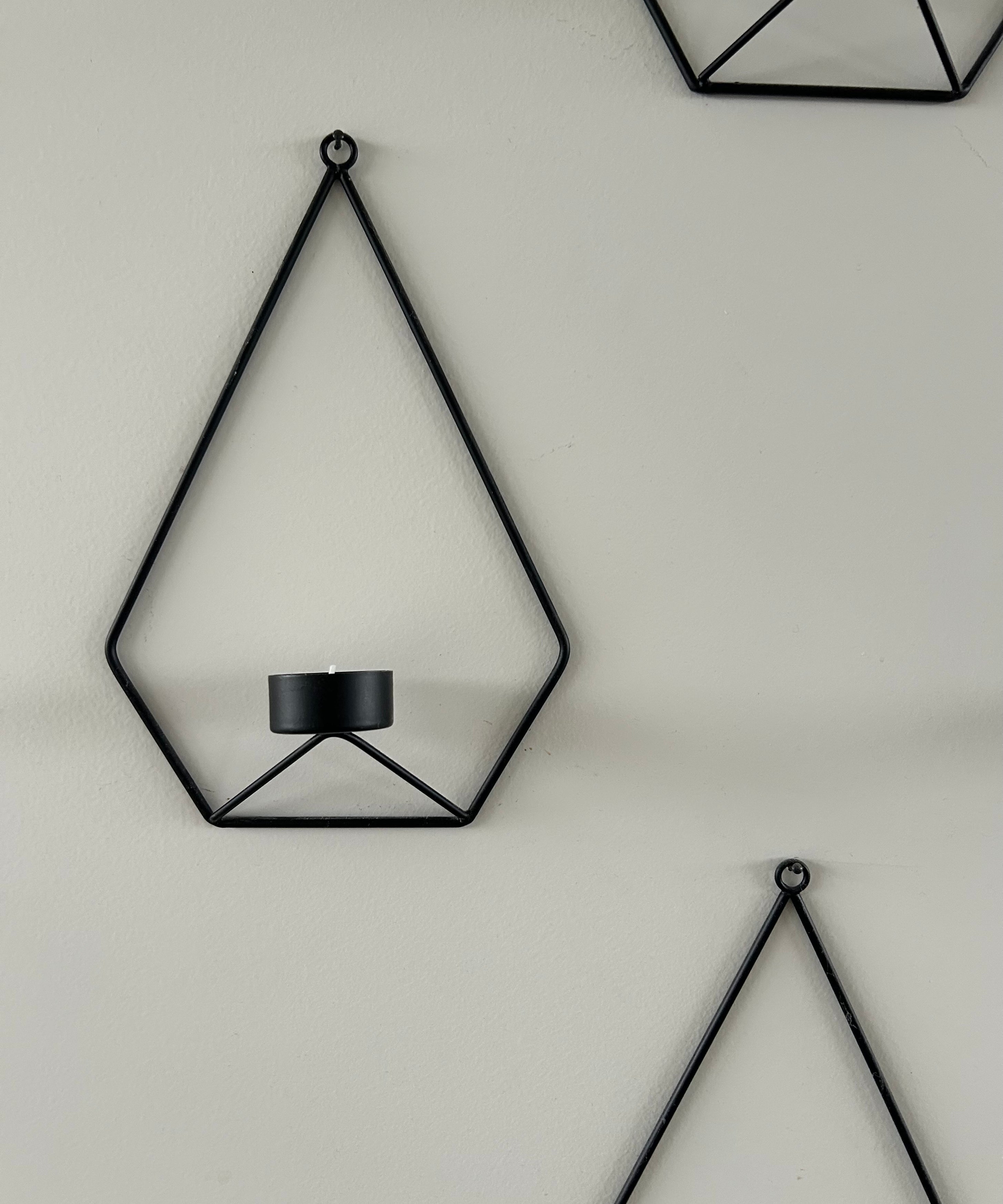 Bougeoir mural de forme géométrique et de couleur noire