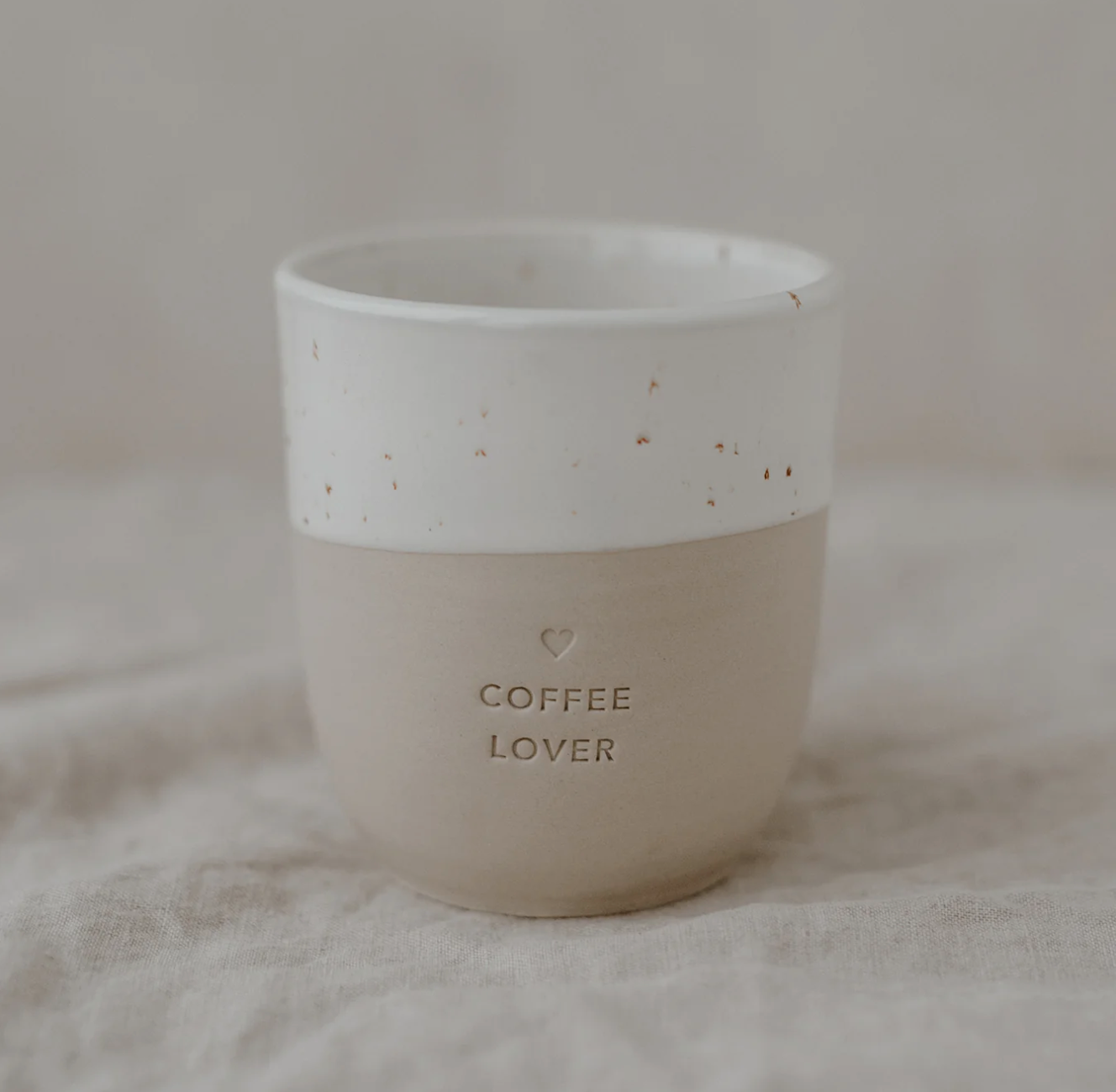 Mug en céramique grès avec l'inscription coffee lover