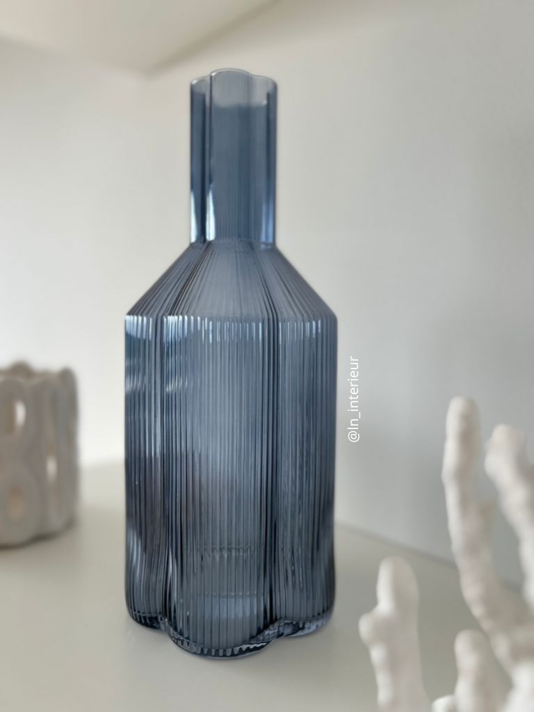 Carafe eau à détourner en vase