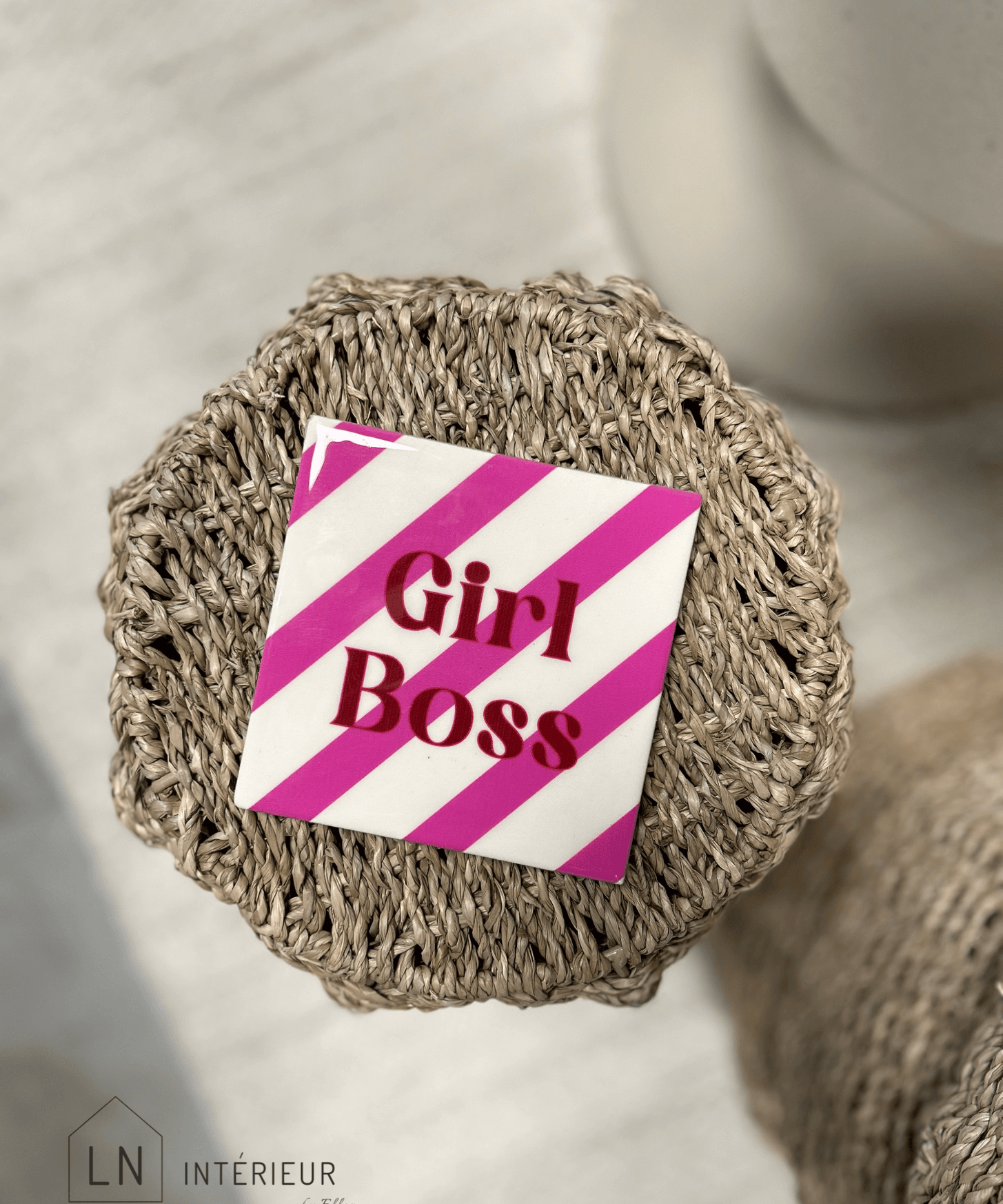 Carreau én céramique avec le texte Girl Boss