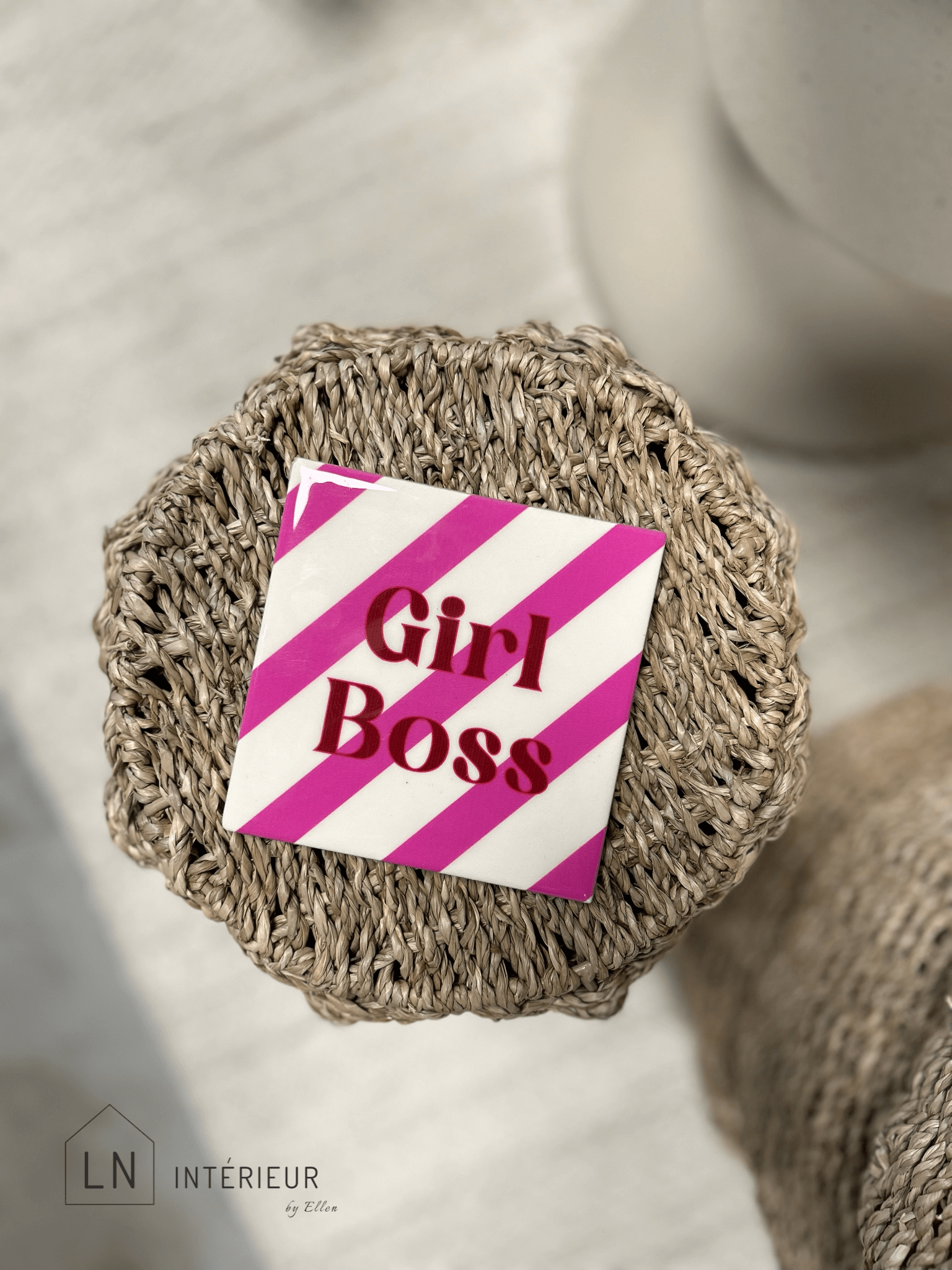 Carreau én céramique avec le texte Girl Boss