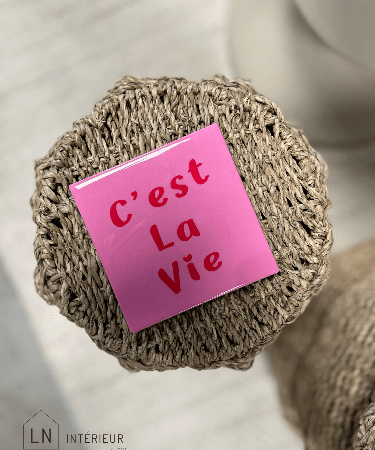 Carreau en céramique avec le texte C'est la vie
