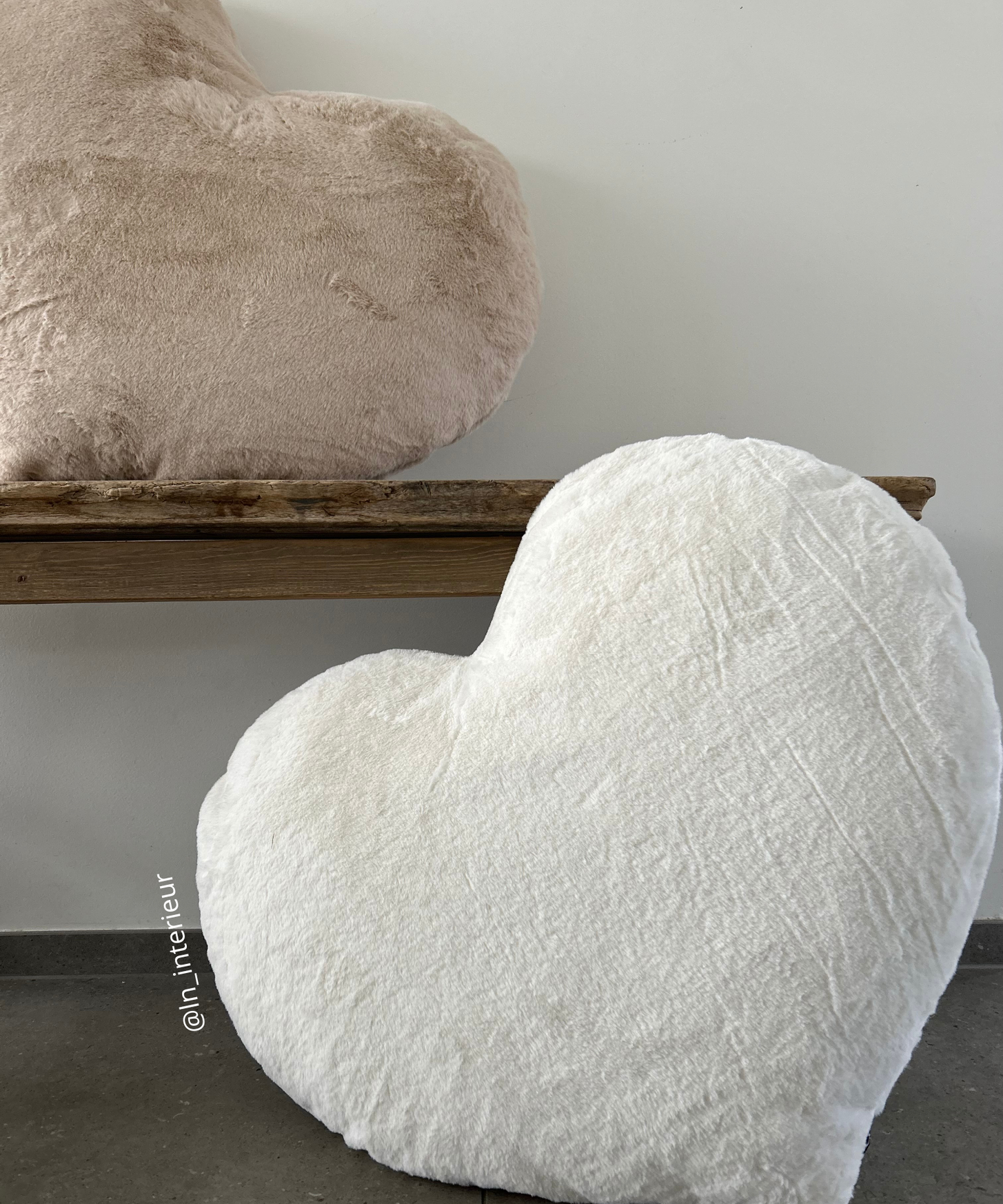 Grand coussin coeur blanc et beige 