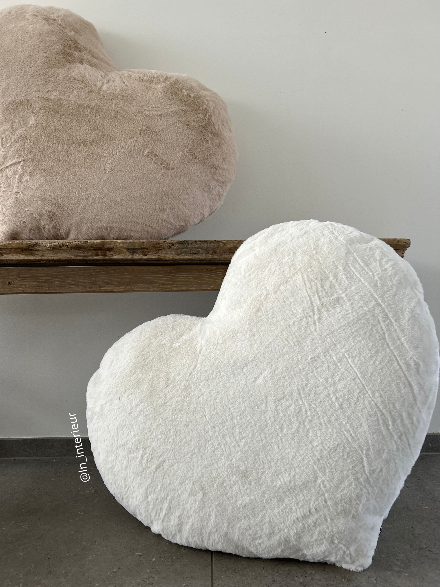 Grand coussin coeur blanc et beige 