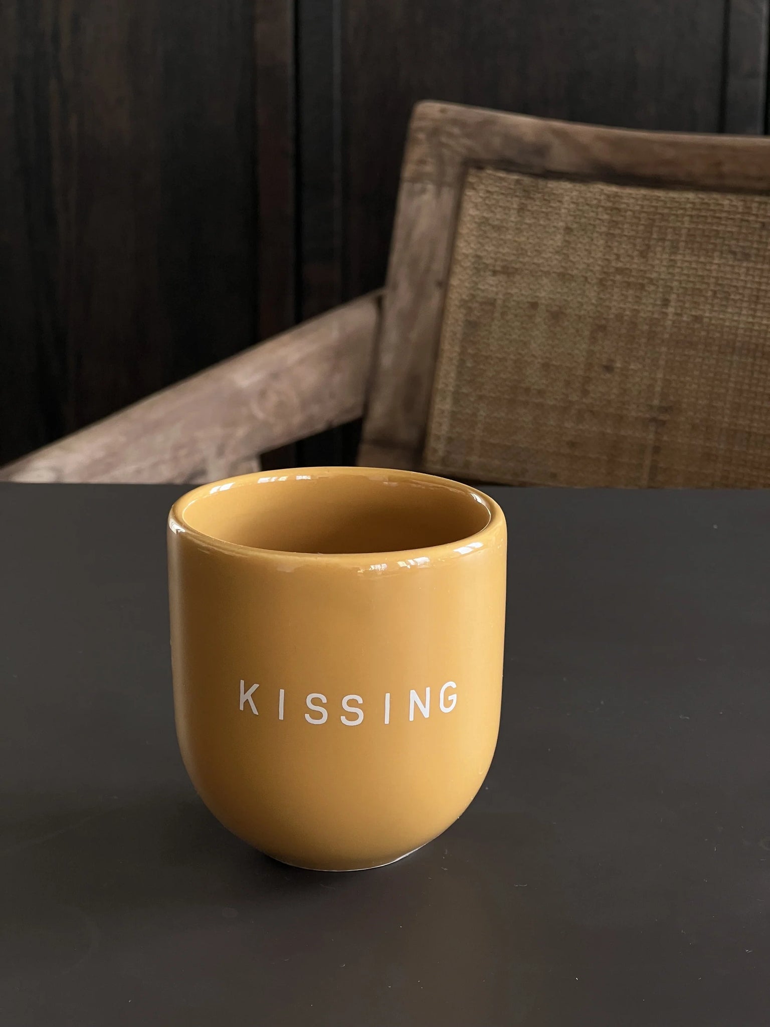 Mug Kissing Sisi House of style
